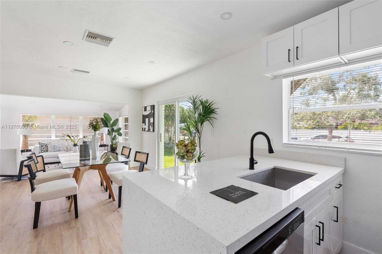 Small Image of 3230 TAFT ST, Hollywood Number 9