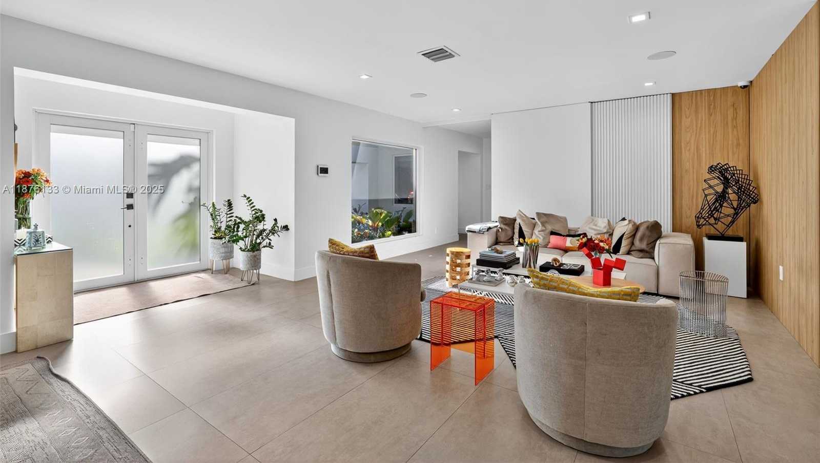 Small Image of 10740 SOUTH WEST 73RD CT, Pinecrest Number 2
