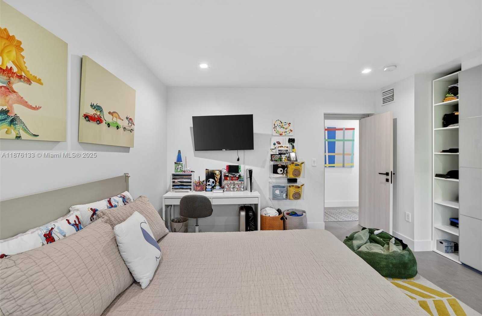Small Image of 10740 SOUTH WEST 73RD CT, Pinecrest Number 21