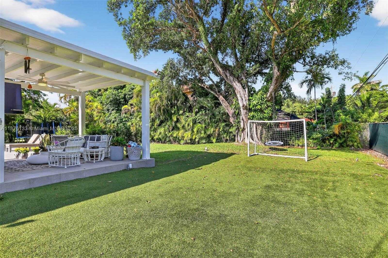 Small Image of 10740 SOUTH WEST 73RD CT, Pinecrest Number 34