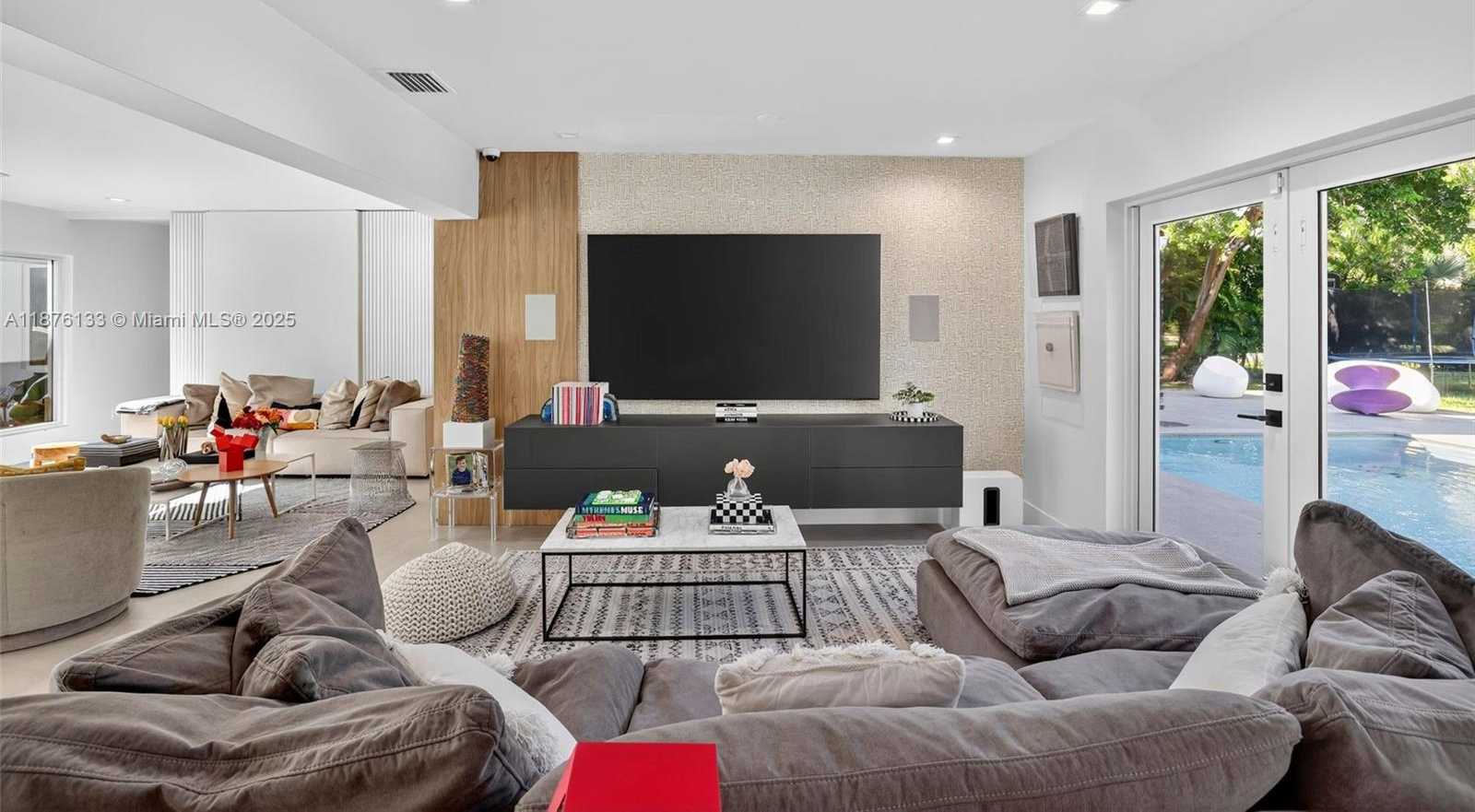Small Image of 10740 SOUTH WEST 73RD CT, Pinecrest Number 4