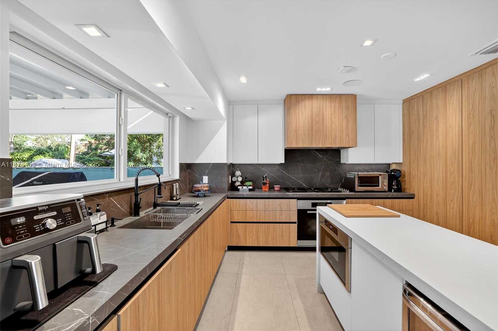 Small Image of 10740 SOUTH WEST 73RD CT, Pinecrest Number 7