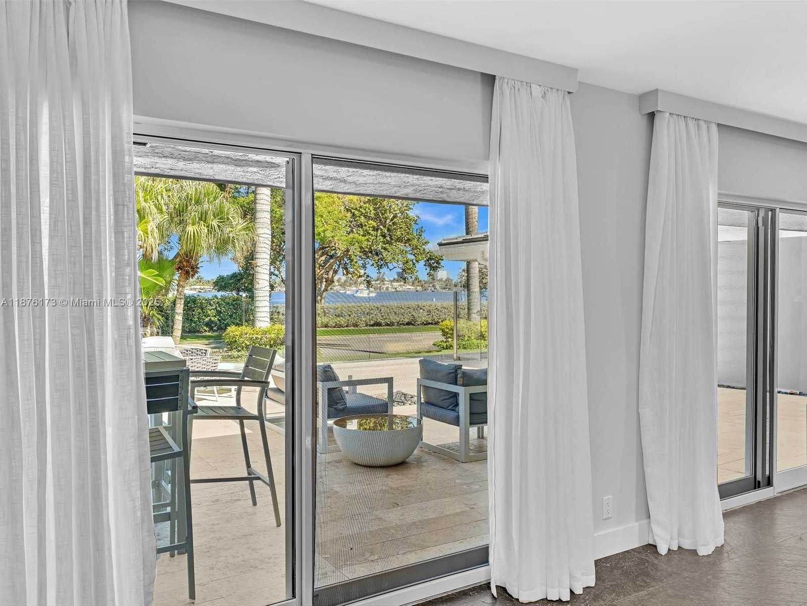 Small Image of 840 SOUTH SOUTHLAKE DR, Hollywood Number 10
