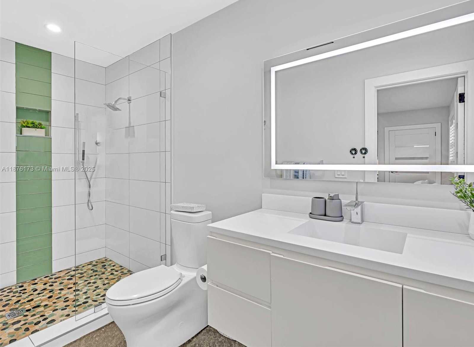 Small Image of 840 SOUTH SOUTHLAKE DR, Hollywood Number 12