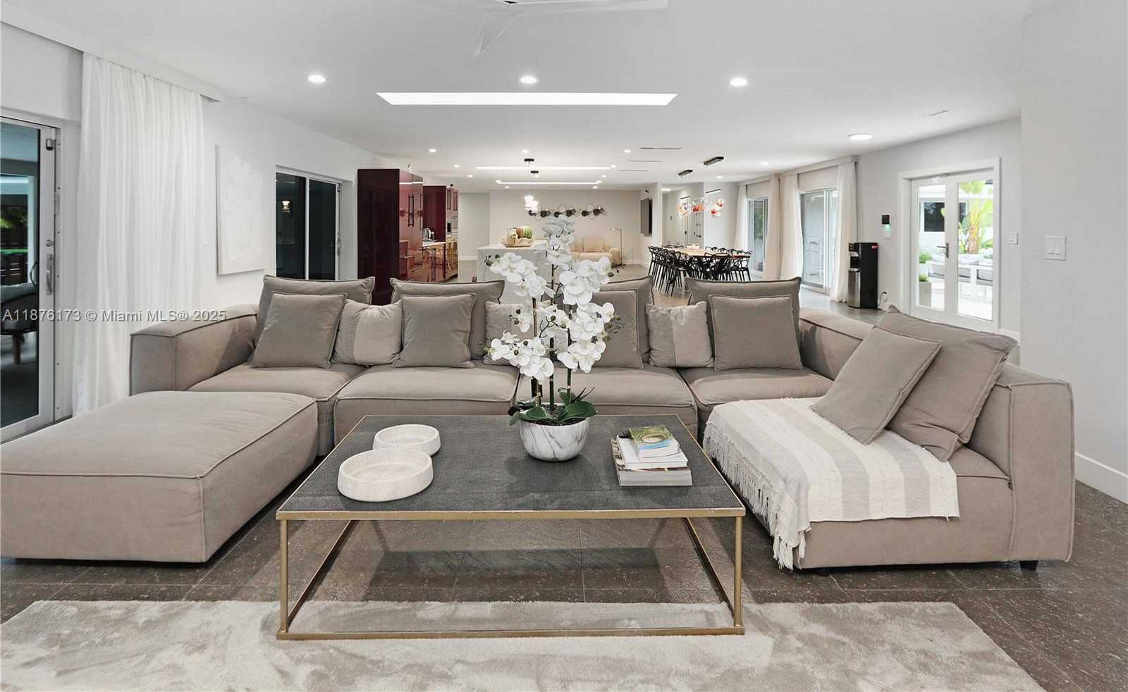 Small Image of 840 SOUTH SOUTHLAKE DR, Hollywood Number 16