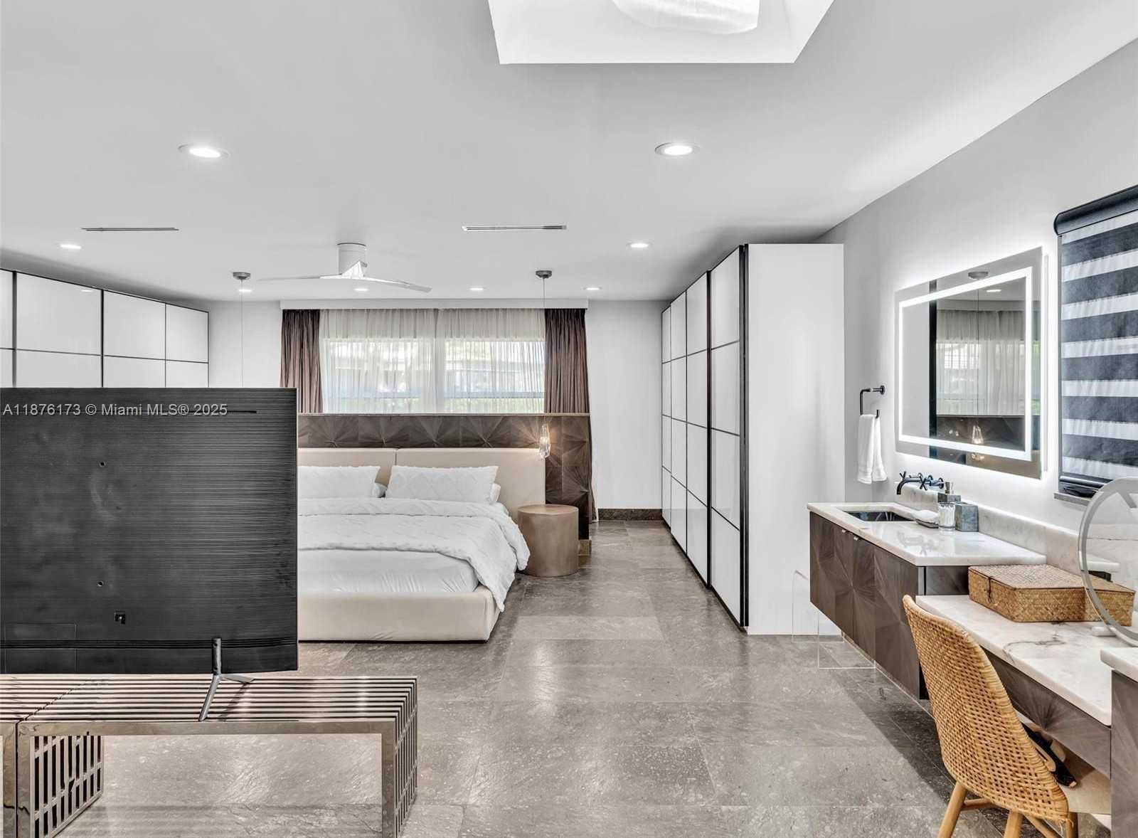 Small Image of 840 SOUTH SOUTHLAKE DR, Hollywood Number 20