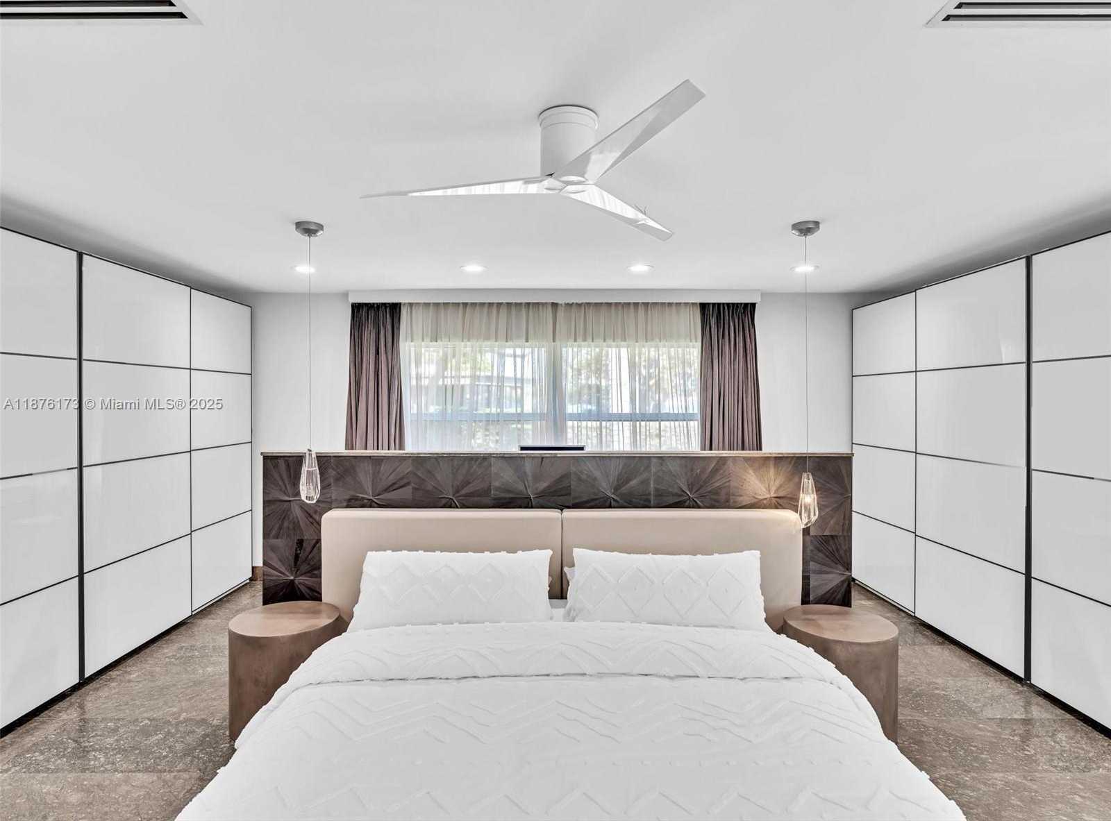 Small Image of 840 SOUTH SOUTHLAKE DR, Hollywood Number 22