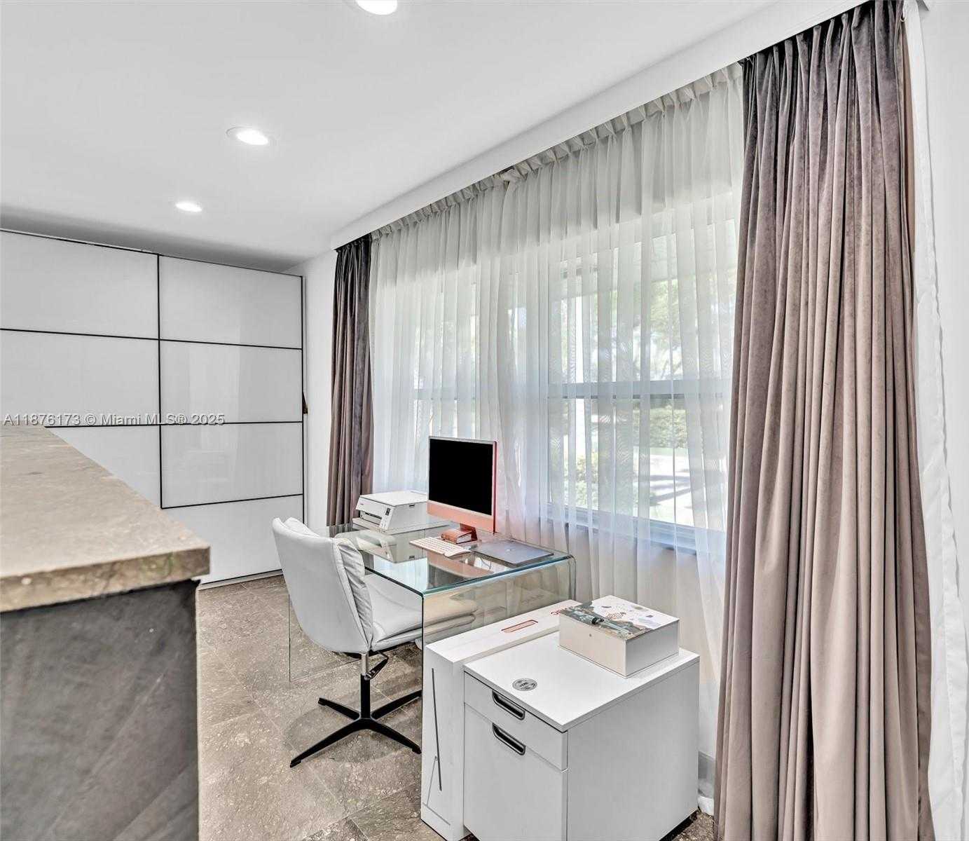 Small Image of 840 SOUTH SOUTHLAKE DR, Hollywood Number 23