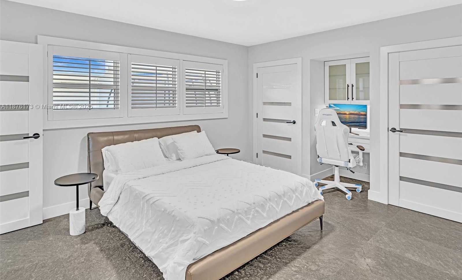 Small Image of 840 SOUTH SOUTHLAKE DR, Hollywood Number 29