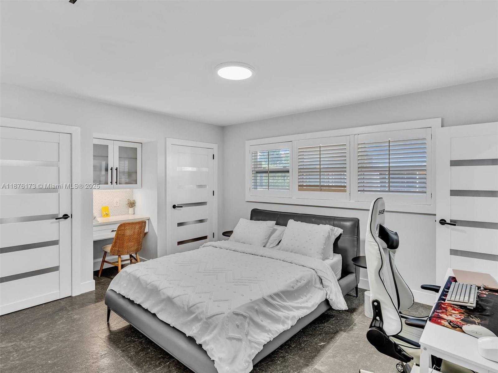 Small Image of 840 SOUTH SOUTHLAKE DR, Hollywood Number 31