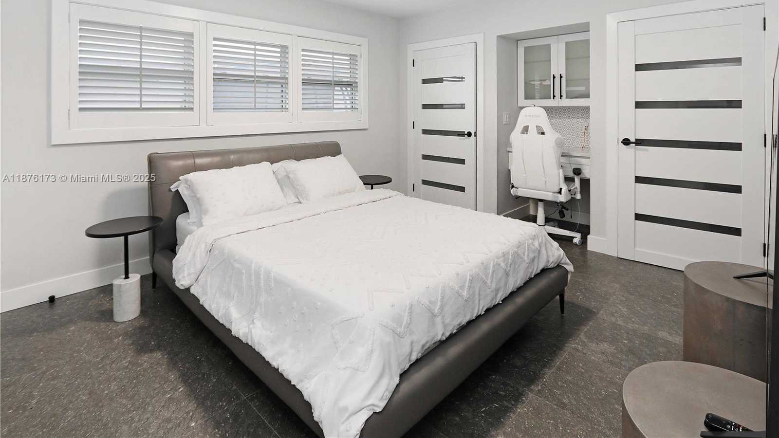 Small Image of 840 SOUTH SOUTHLAKE DR, Hollywood Number 32