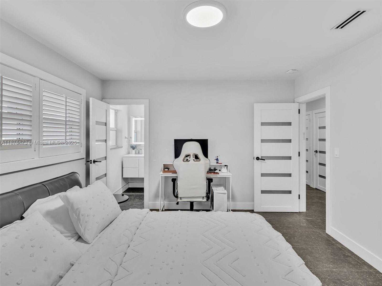 Small Image of 840 SOUTH SOUTHLAKE DR, Hollywood Number 33