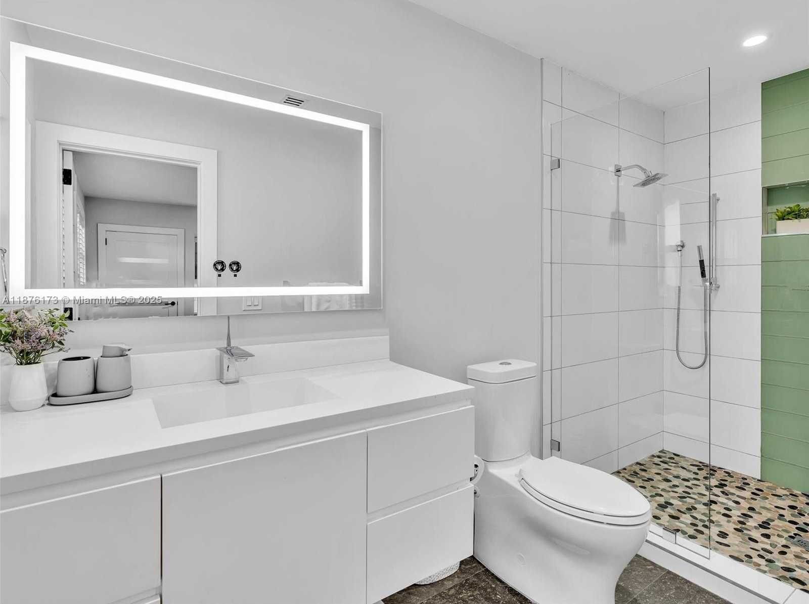 Small Image of 840 SOUTH SOUTHLAKE DR, Hollywood Number 35