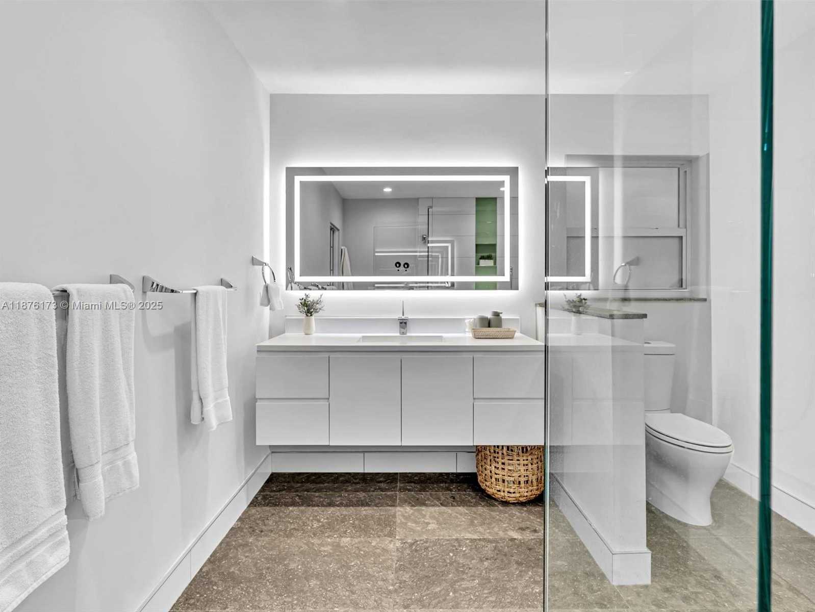 Small Image of 840 SOUTH SOUTHLAKE DR, Hollywood Number 38