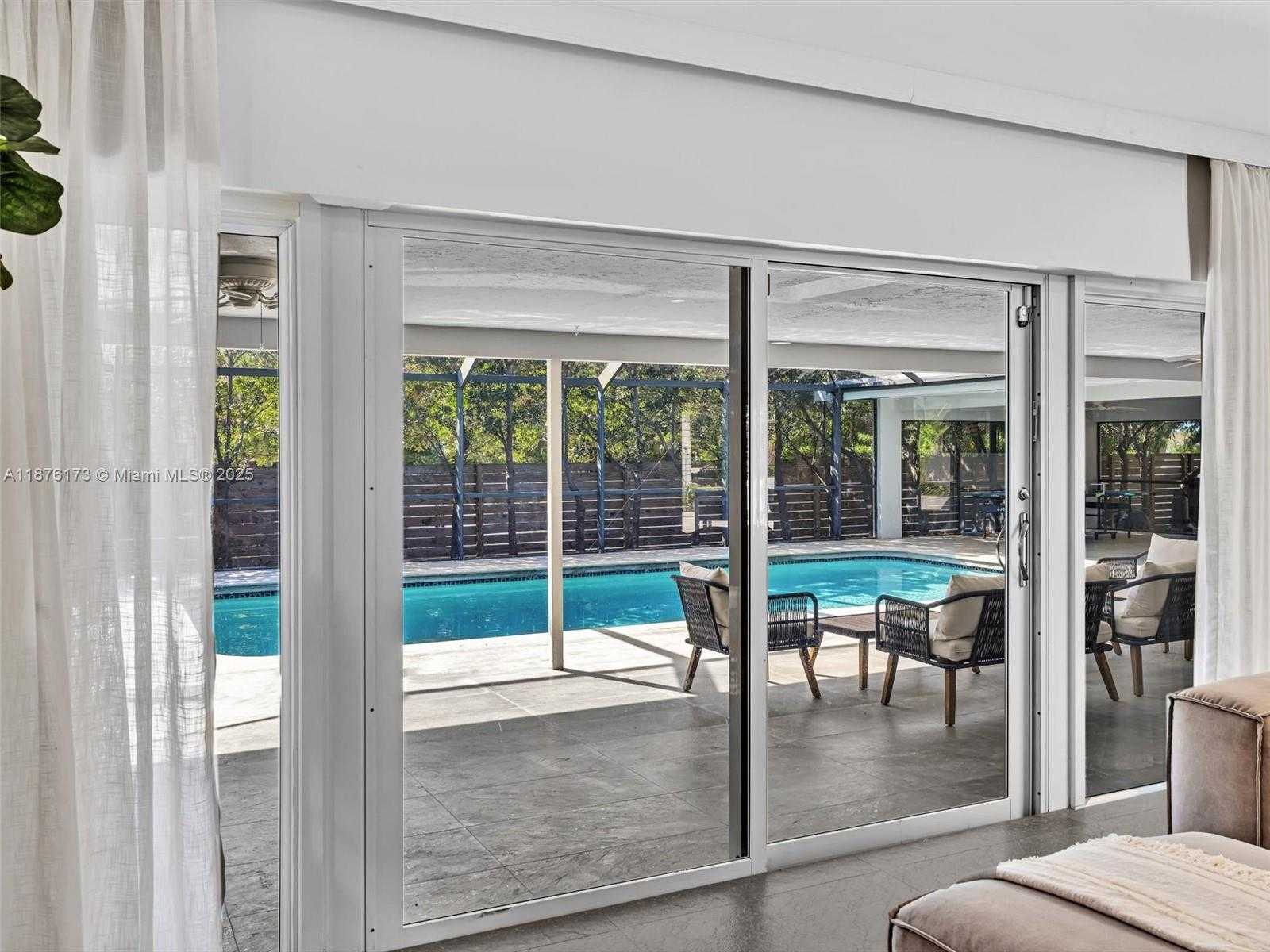 Small Image of 840 SOUTH SOUTHLAKE DR, Hollywood Number 39