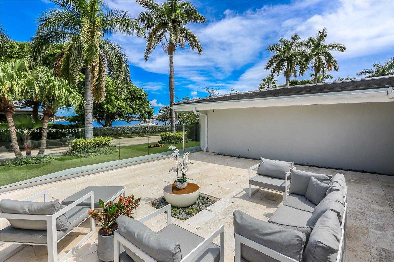 Small Image of 840 SOUTH SOUTHLAKE DR, Hollywood Number 48