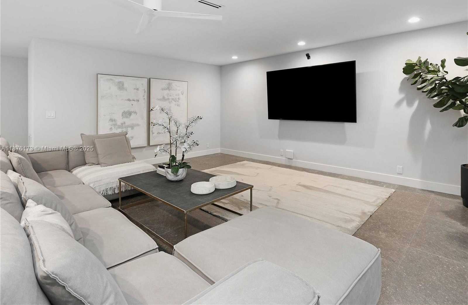 Small Image of 840 SOUTH SOUTHLAKE DR, Hollywood Number 5