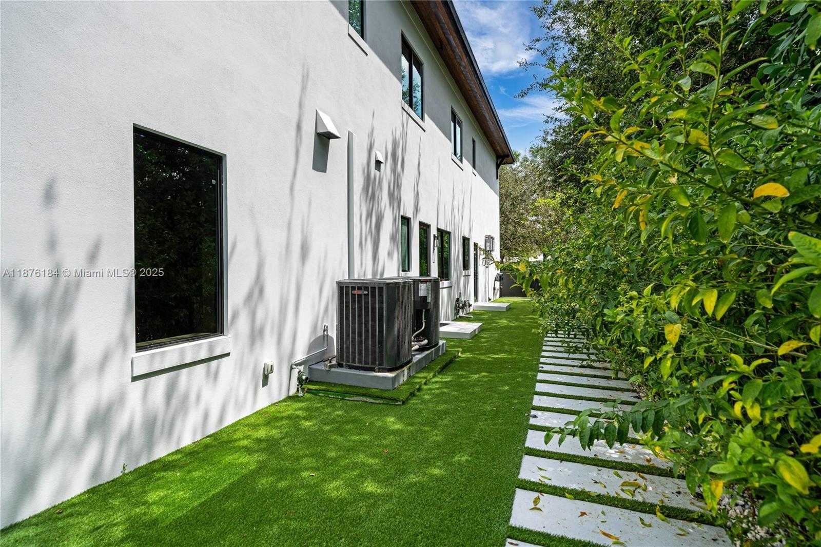 Small Image of 12820 SOUTH WEST 80TH AVE, Pinecrest Number 47