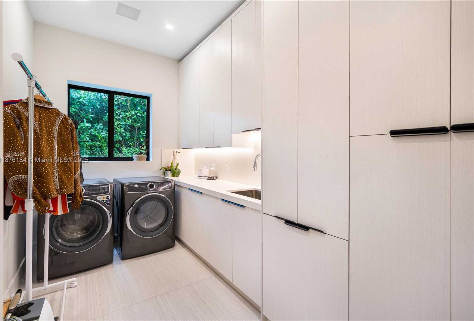 Small Image of 12820 SOUTH WEST 80TH AVE, Pinecrest Number 51