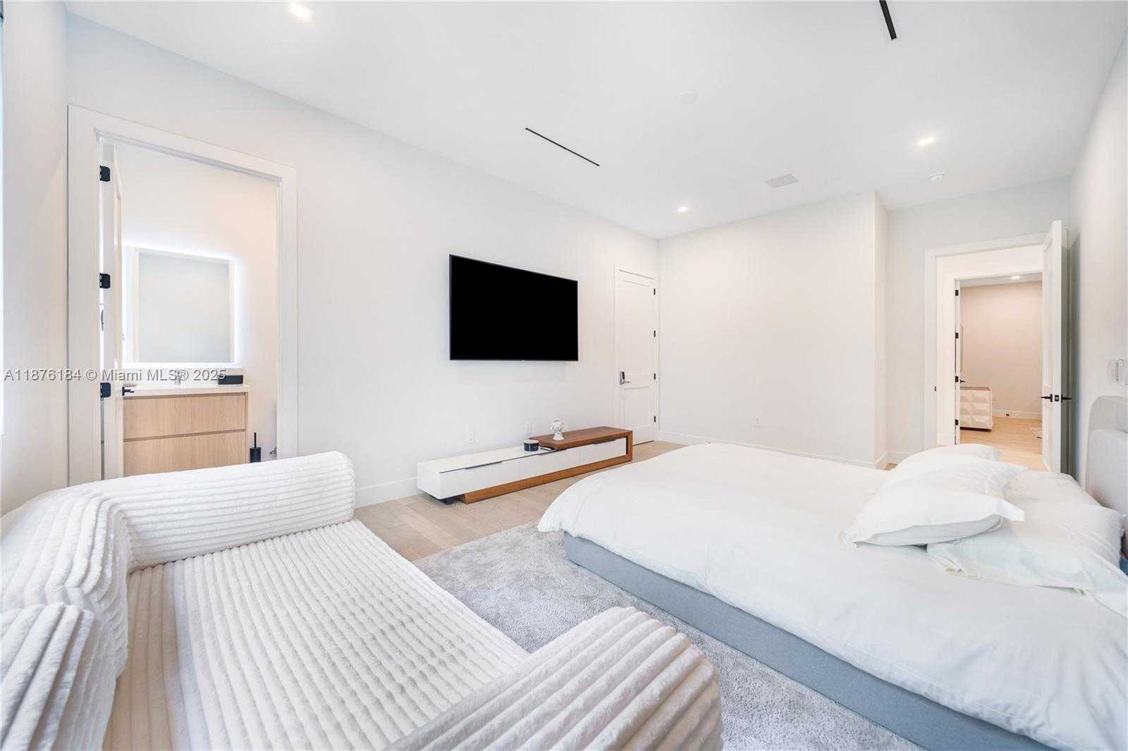 Small Image of 12820 SOUTH WEST 80TH AVE, Pinecrest Number 69