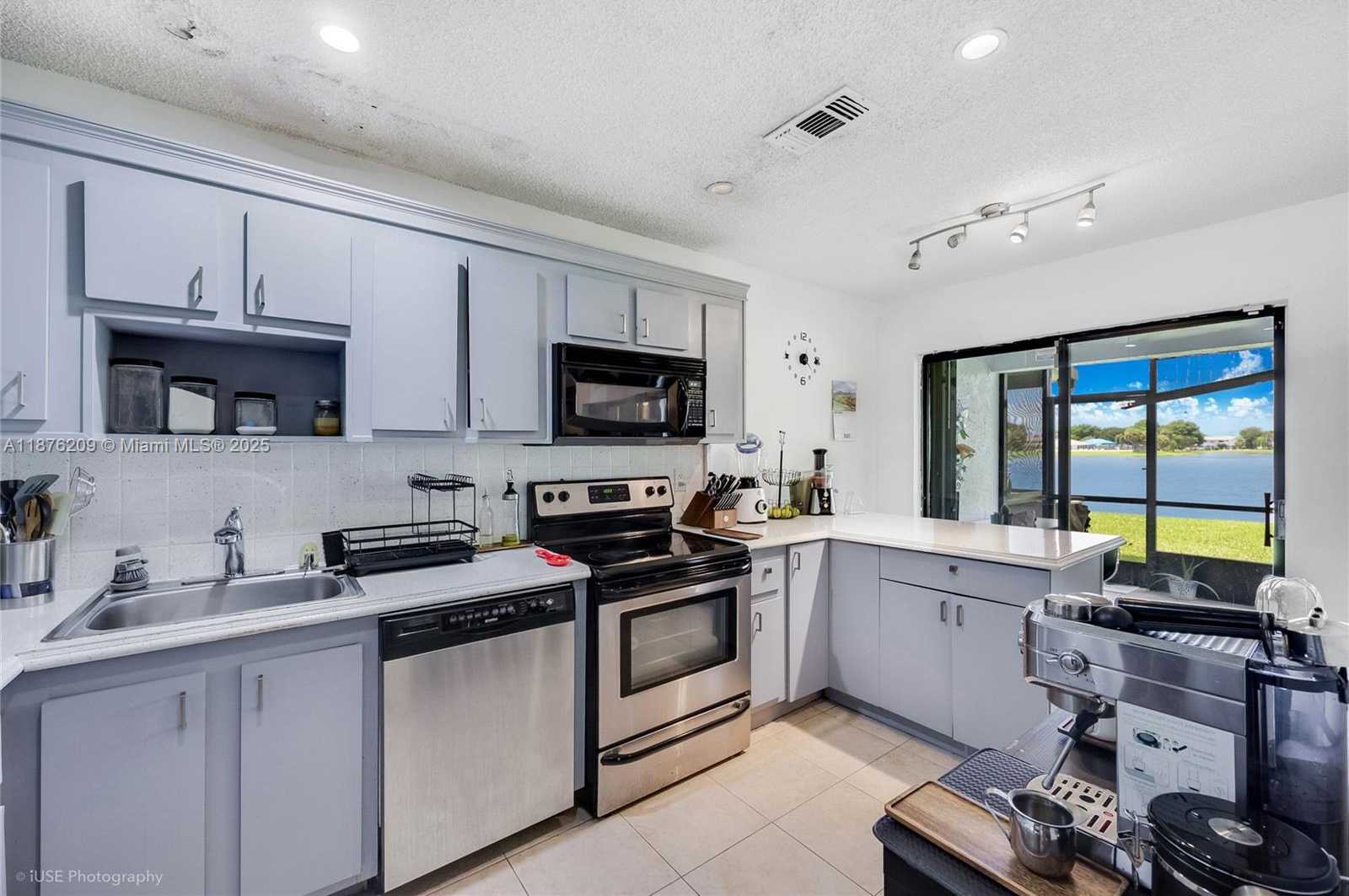 Small Image of 400 NORTH WEST 103RD TER, Pembroke Pines Number 10