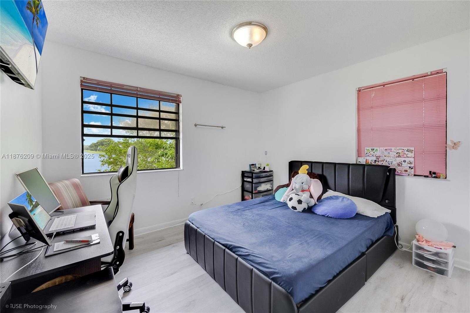 Small Image of 400 NORTH WEST 103RD TER, Pembroke Pines Number 19