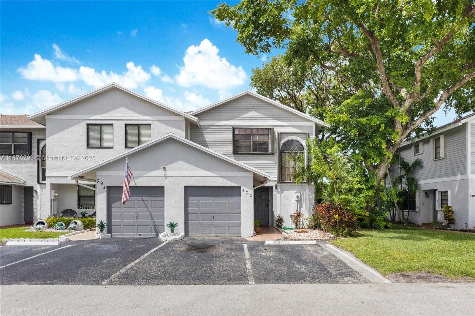 Small Image of 400 NORTH WEST 103RD TER, Pembroke Pines Number 2