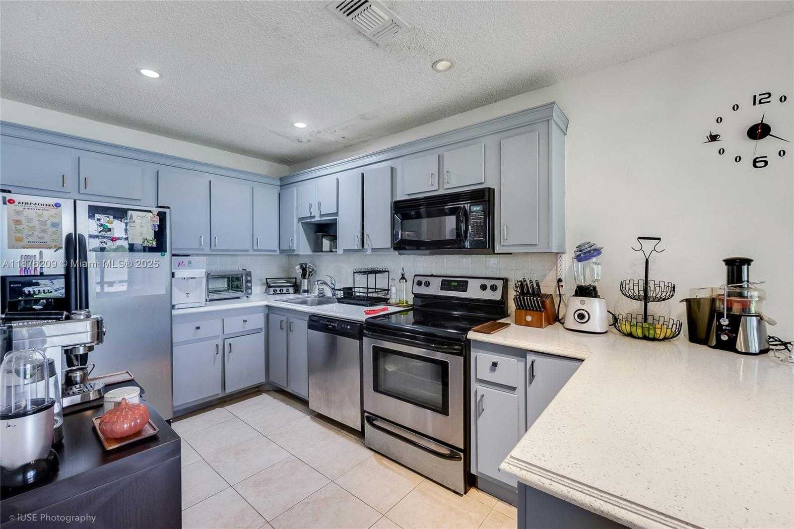 Small Image of 400 NORTH WEST 103RD TER, Pembroke Pines Number 9