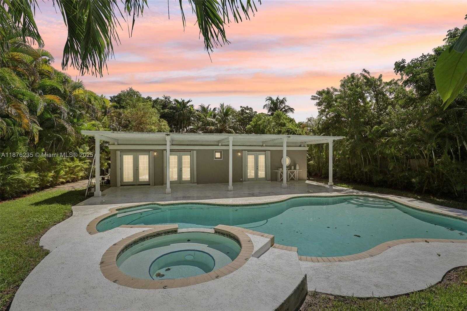 Small Image of 6202 SOUTH WEST 65TH AVE, South Miami Number 2