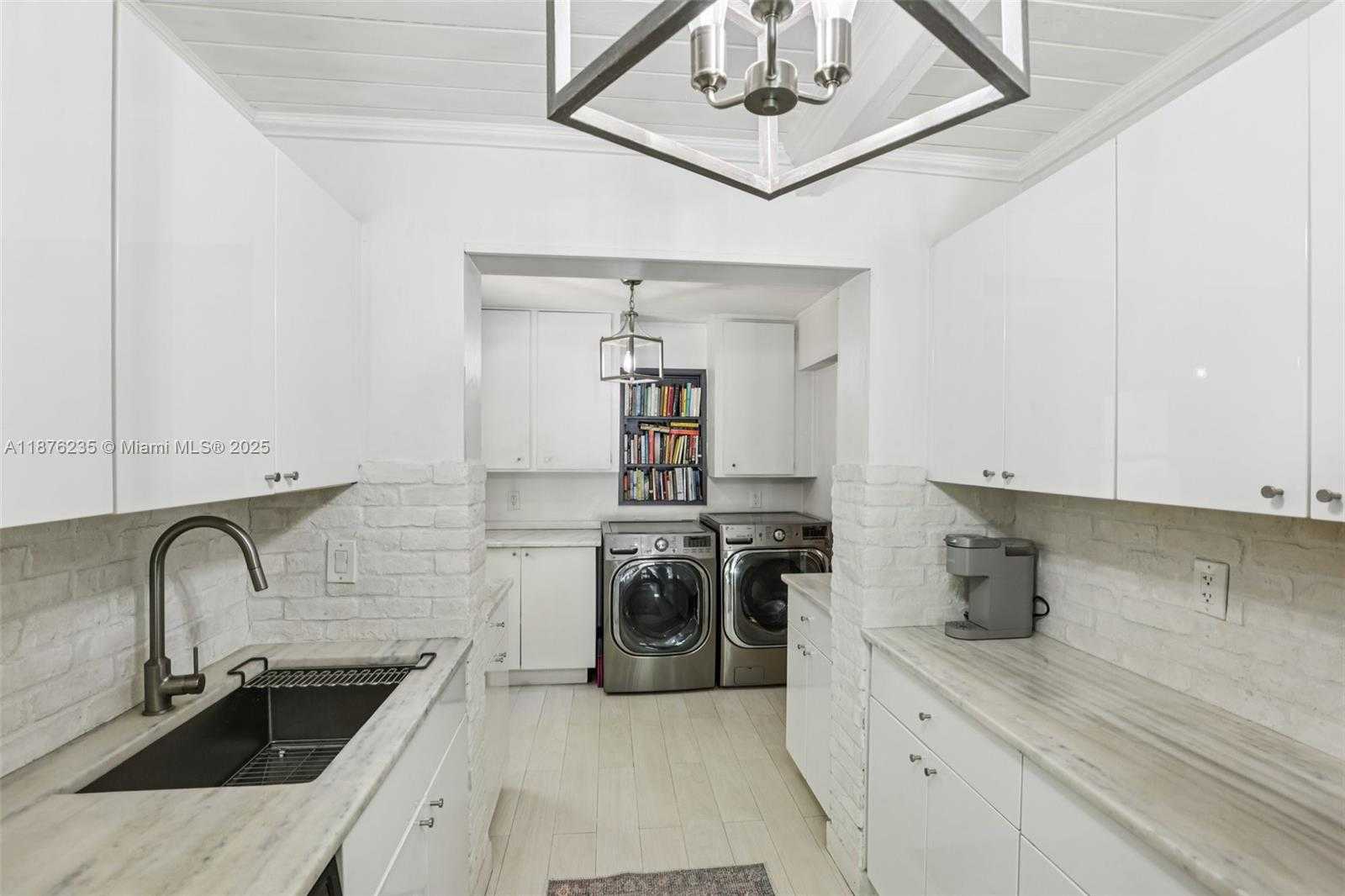 Small Image of 6202 SOUTH WEST 65TH AVE, South Miami Number 24