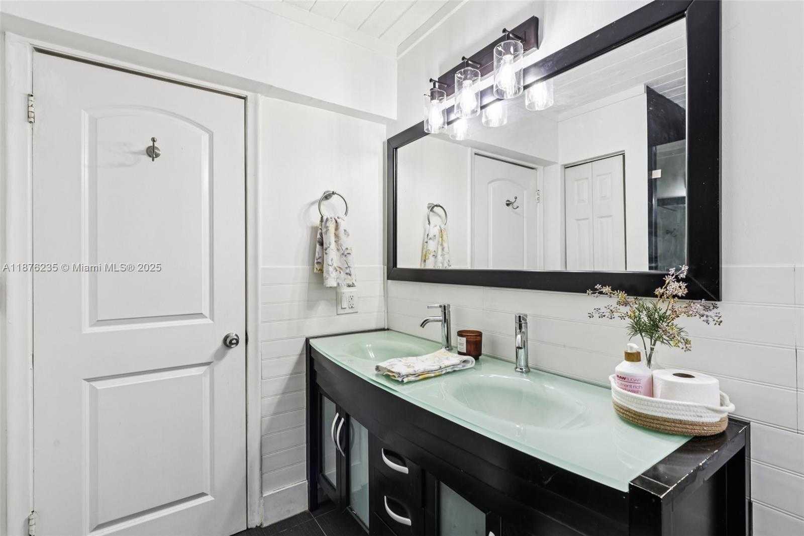Small Image of 6202 SOUTH WEST 65TH AVE, South Miami Number 51