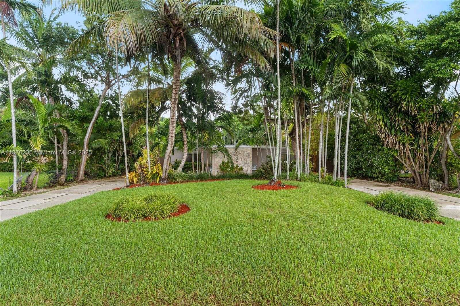 Small Image of 6202 SOUTH WEST 65TH AVE, South Miami Number 7