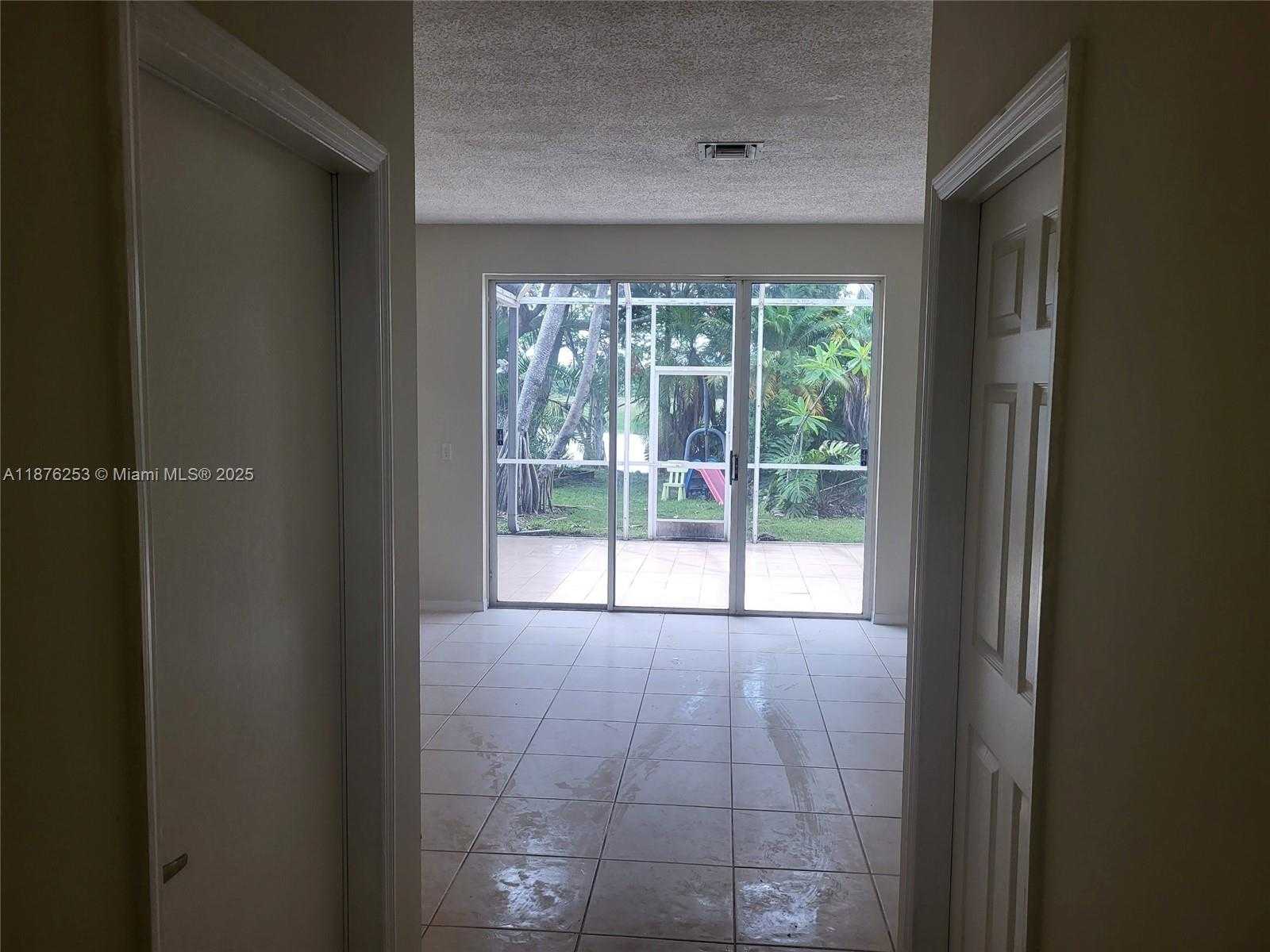 Small Image of 13012 NORTH WEST 8TH ST, Pembroke Pines Number 11