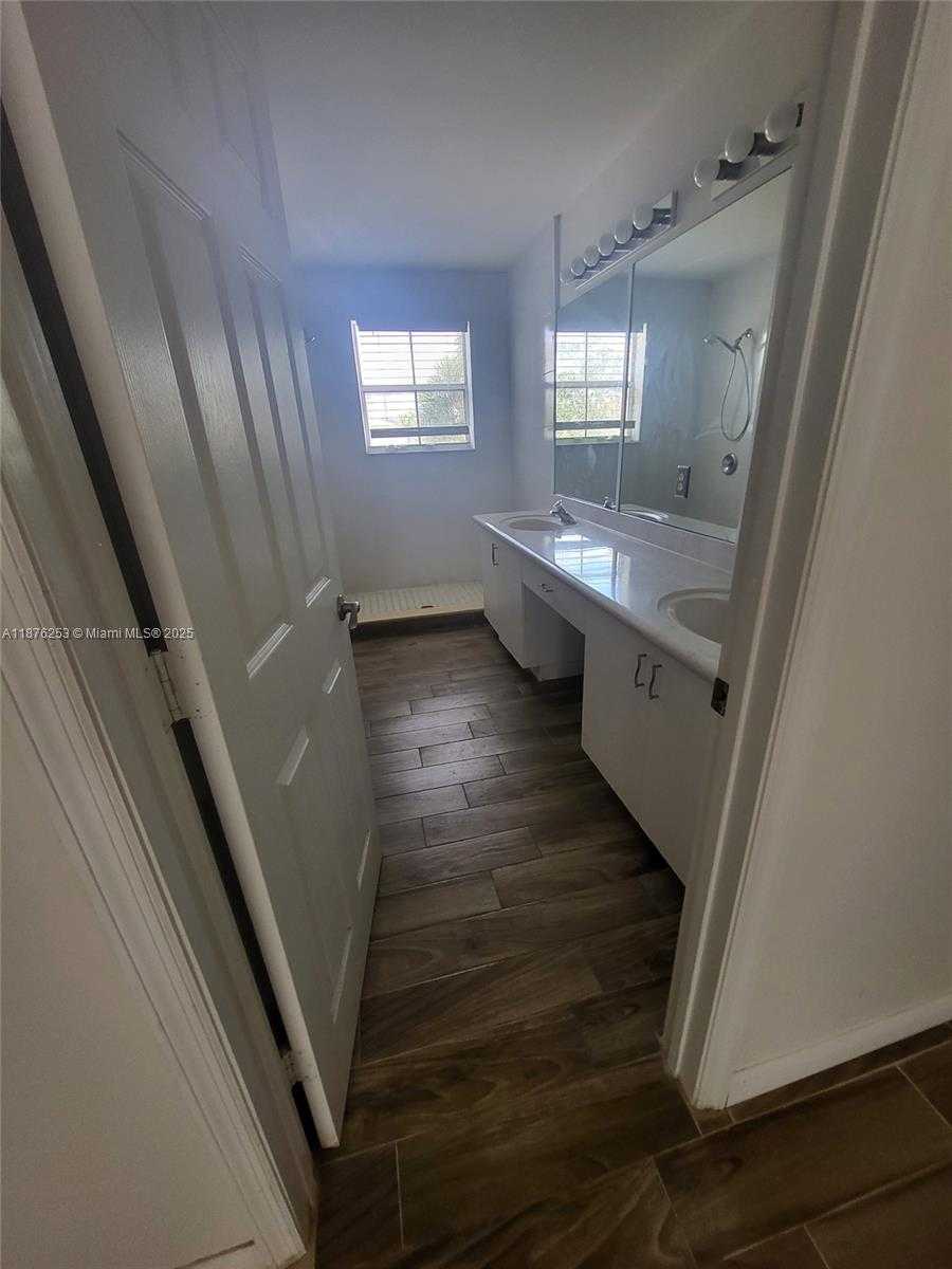 Small Image of 13012 NORTH WEST 8TH ST, Pembroke Pines Number 2