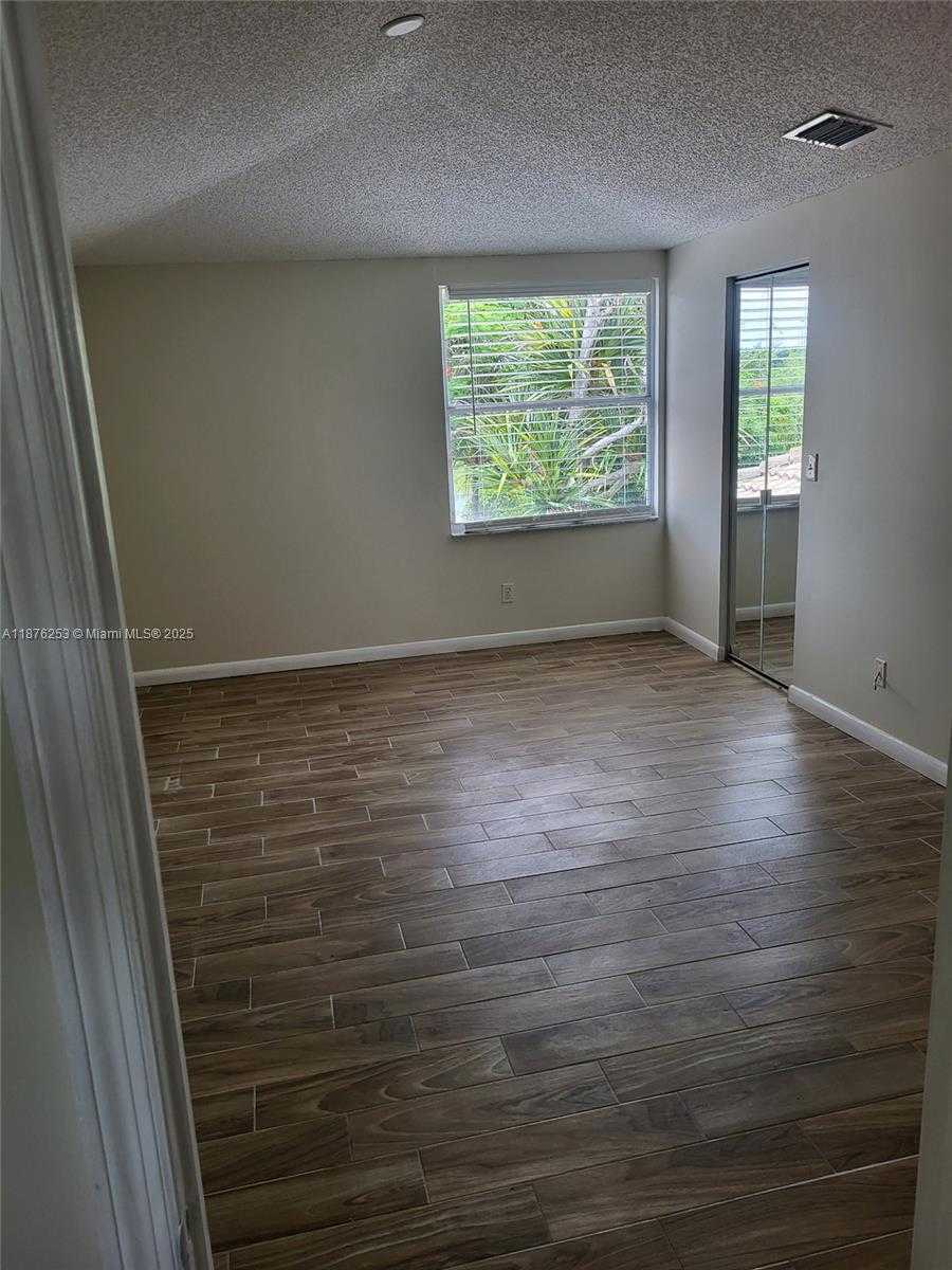 Small Image of 13012 NORTH WEST 8TH ST, Pembroke Pines Number 4