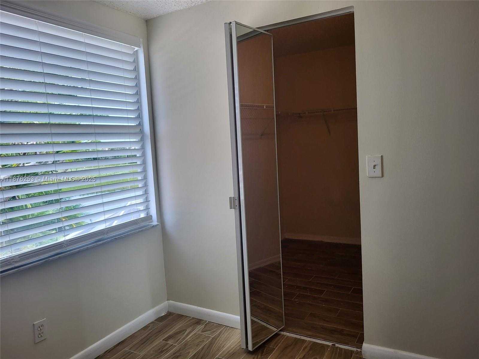 Small Image of 13012 NORTH WEST 8TH ST, Pembroke Pines Number 5