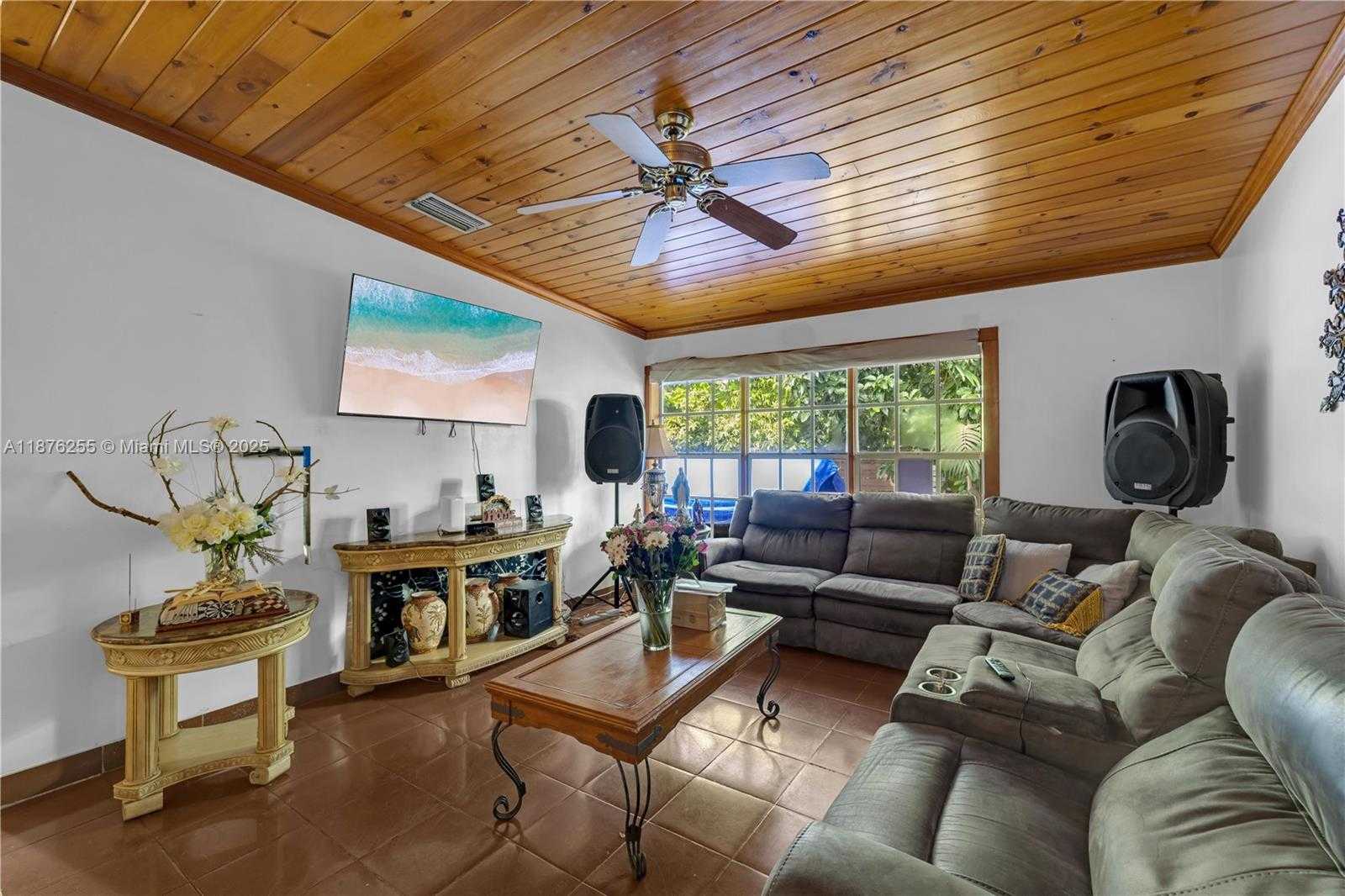 Small Image of 690 NORTH WEST 18TH ST, Homestead Number 6