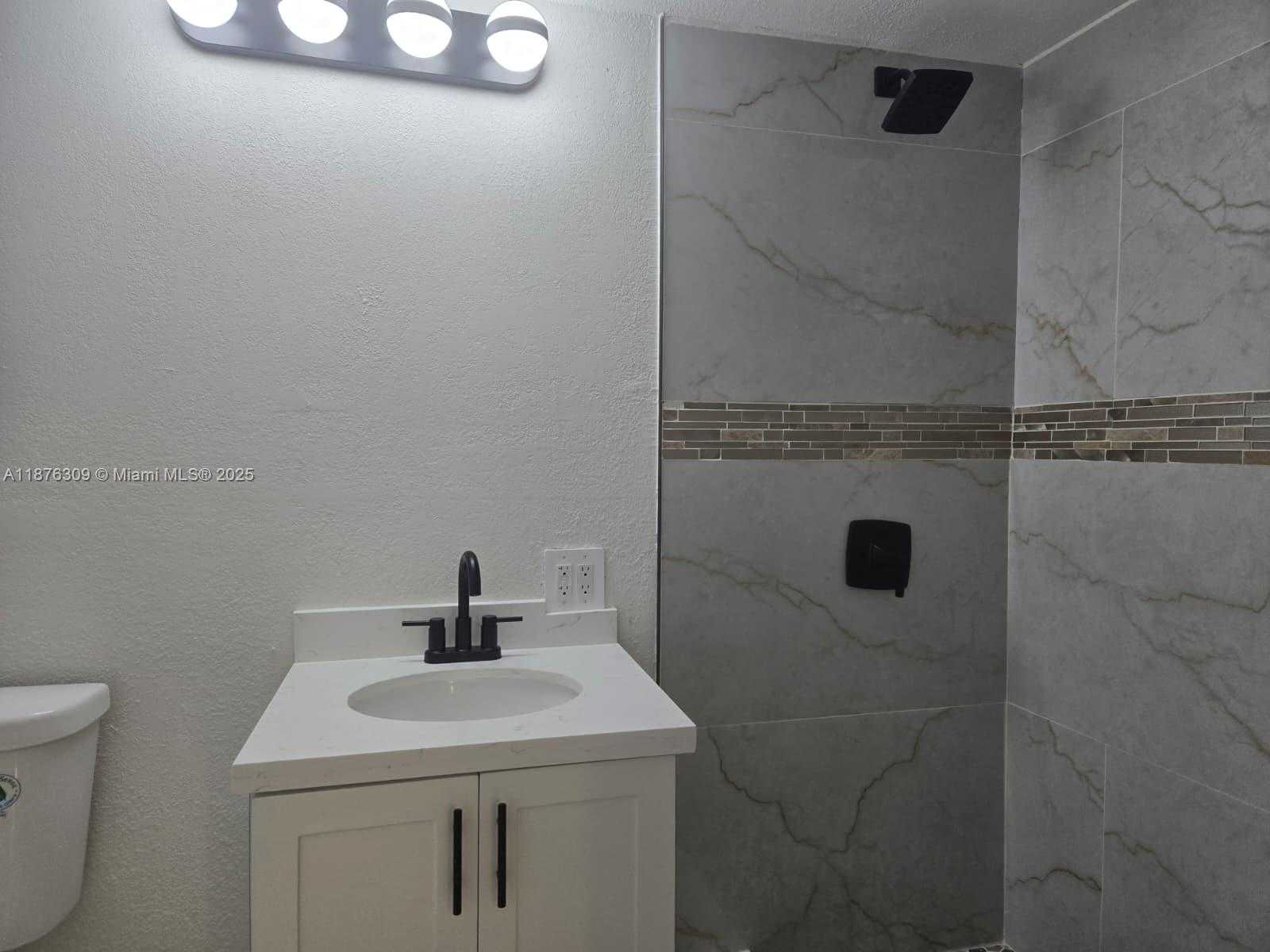 Small Image of 6400 MEADE ST, Hollywood Number 14