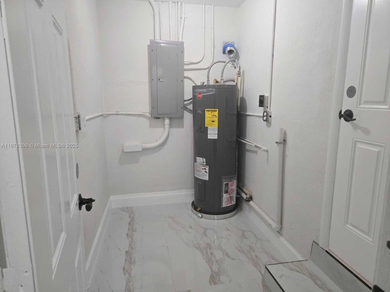 Small Image of 6400 MEADE ST, Hollywood Number 15