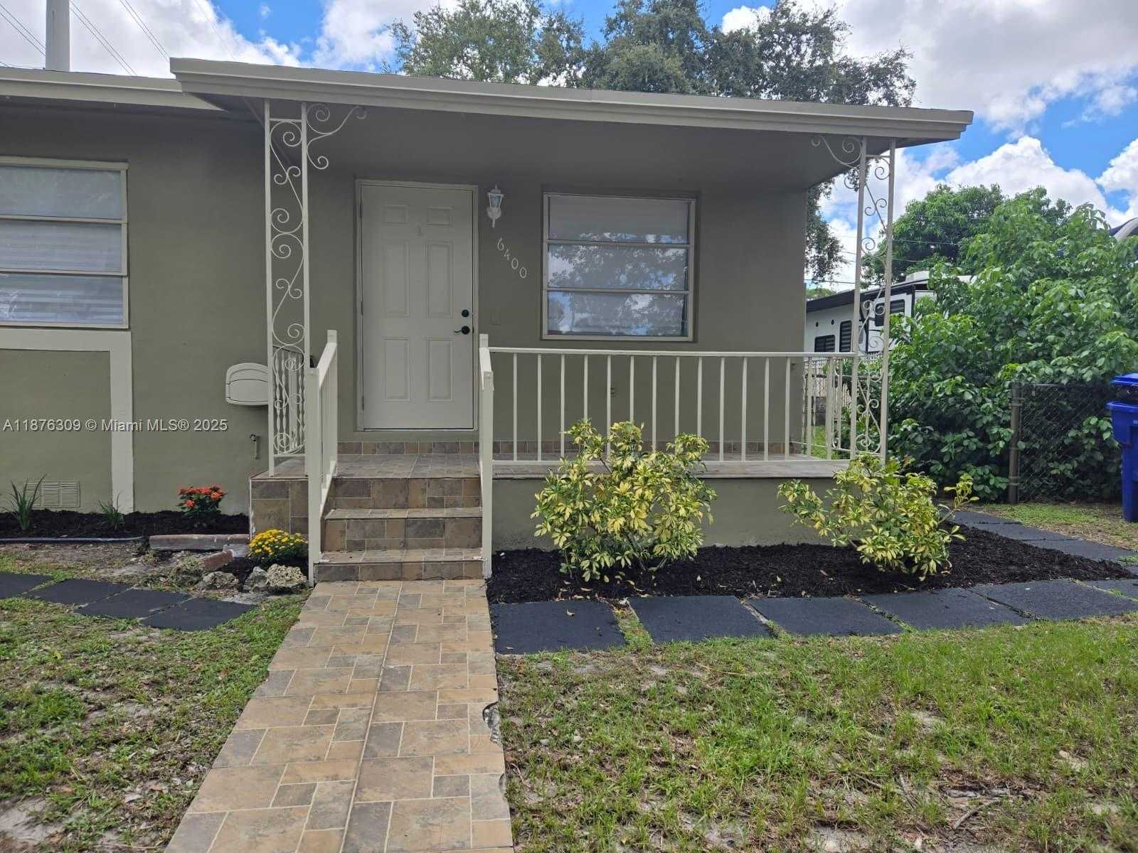 Small Image of 6400 MEADE ST, Hollywood Number 2