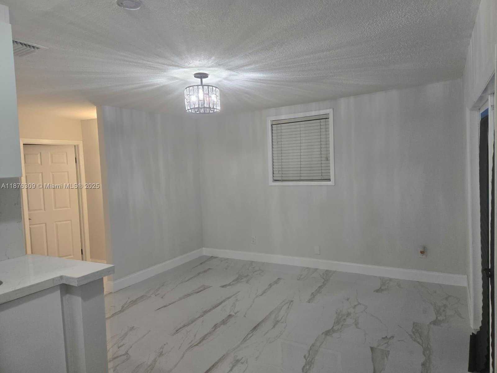 Small Image of 6400 MEADE ST, Hollywood Number 8