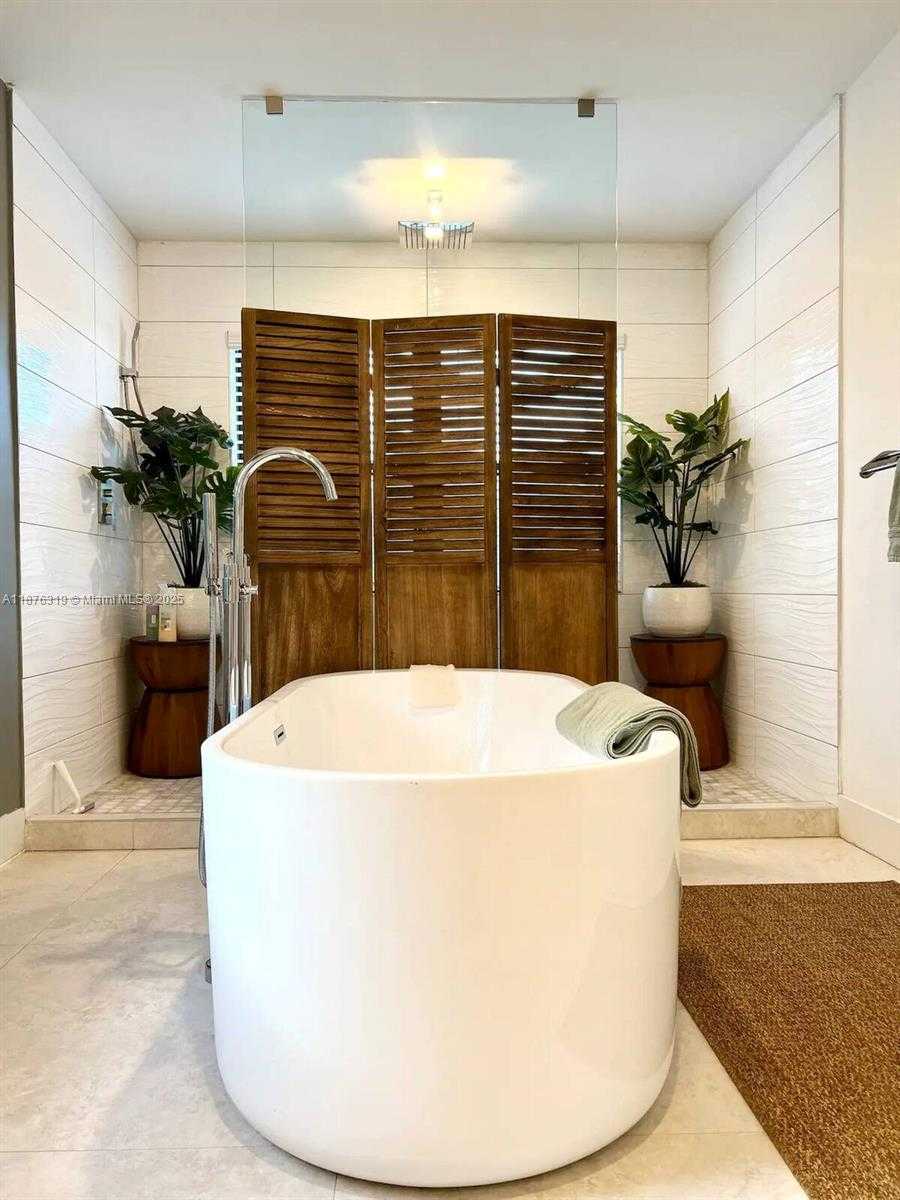 Small Image of 808 SOUTH WEST 29TH ST, Fort Lauderdale Number 13