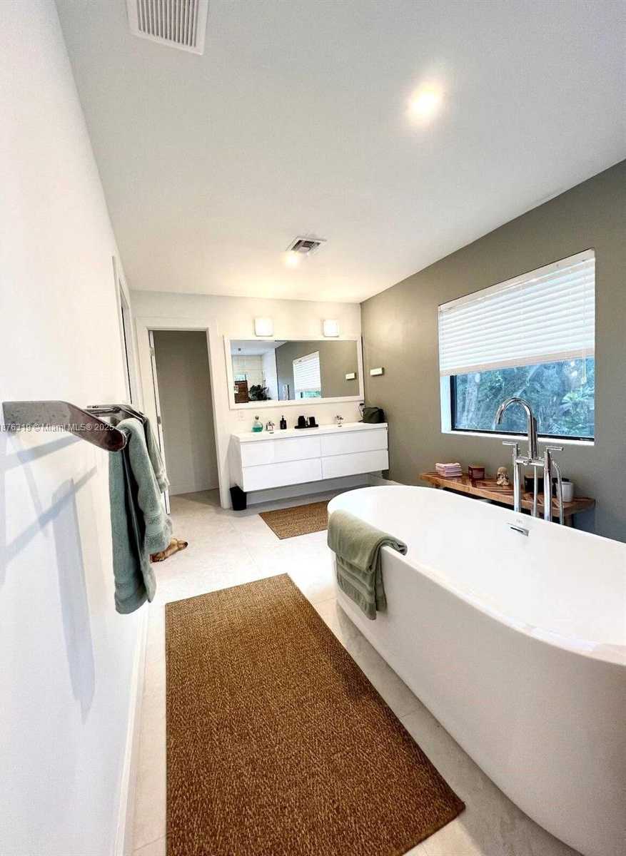 Small Image of 808 SOUTH WEST 29TH ST, Fort Lauderdale Number 14
