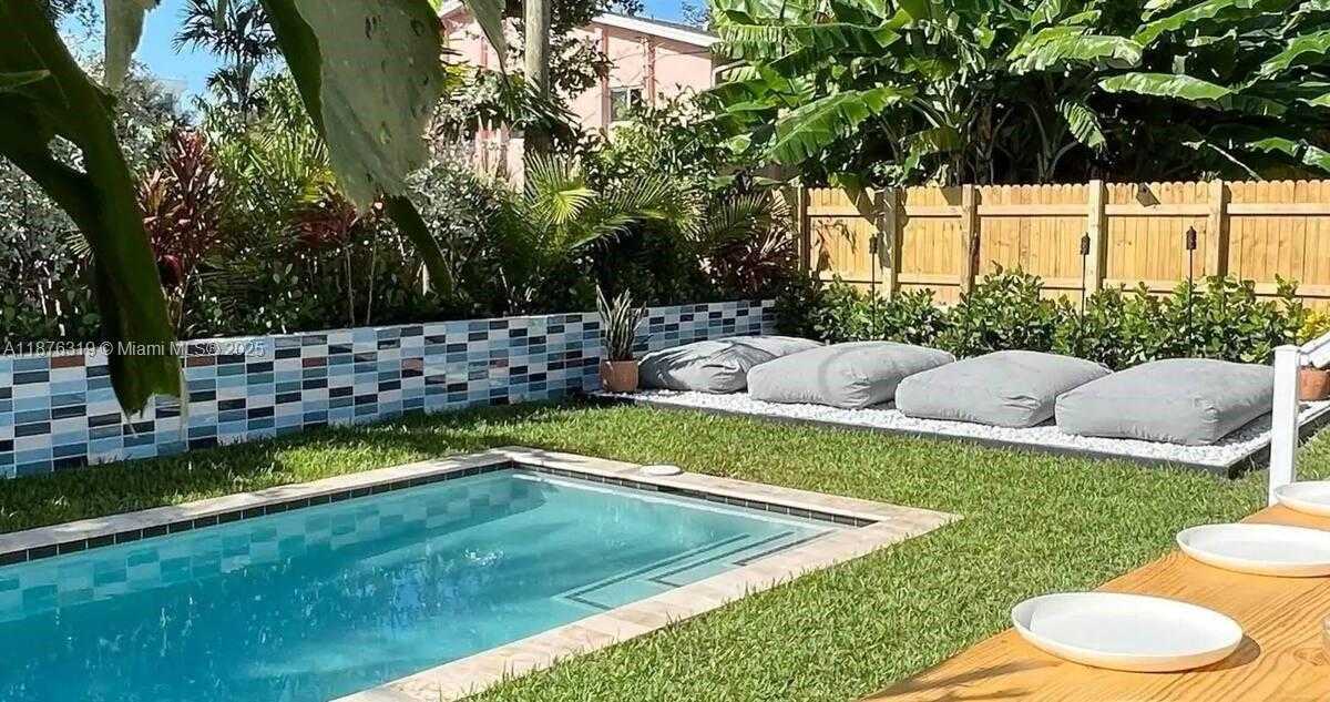 Small Image of 808 SOUTH WEST 29TH ST, Fort Lauderdale Number 2