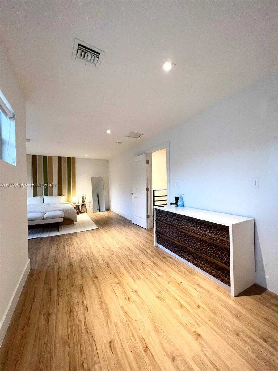Small Image of 808 SOUTH WEST 29TH ST, Fort Lauderdale Number 23