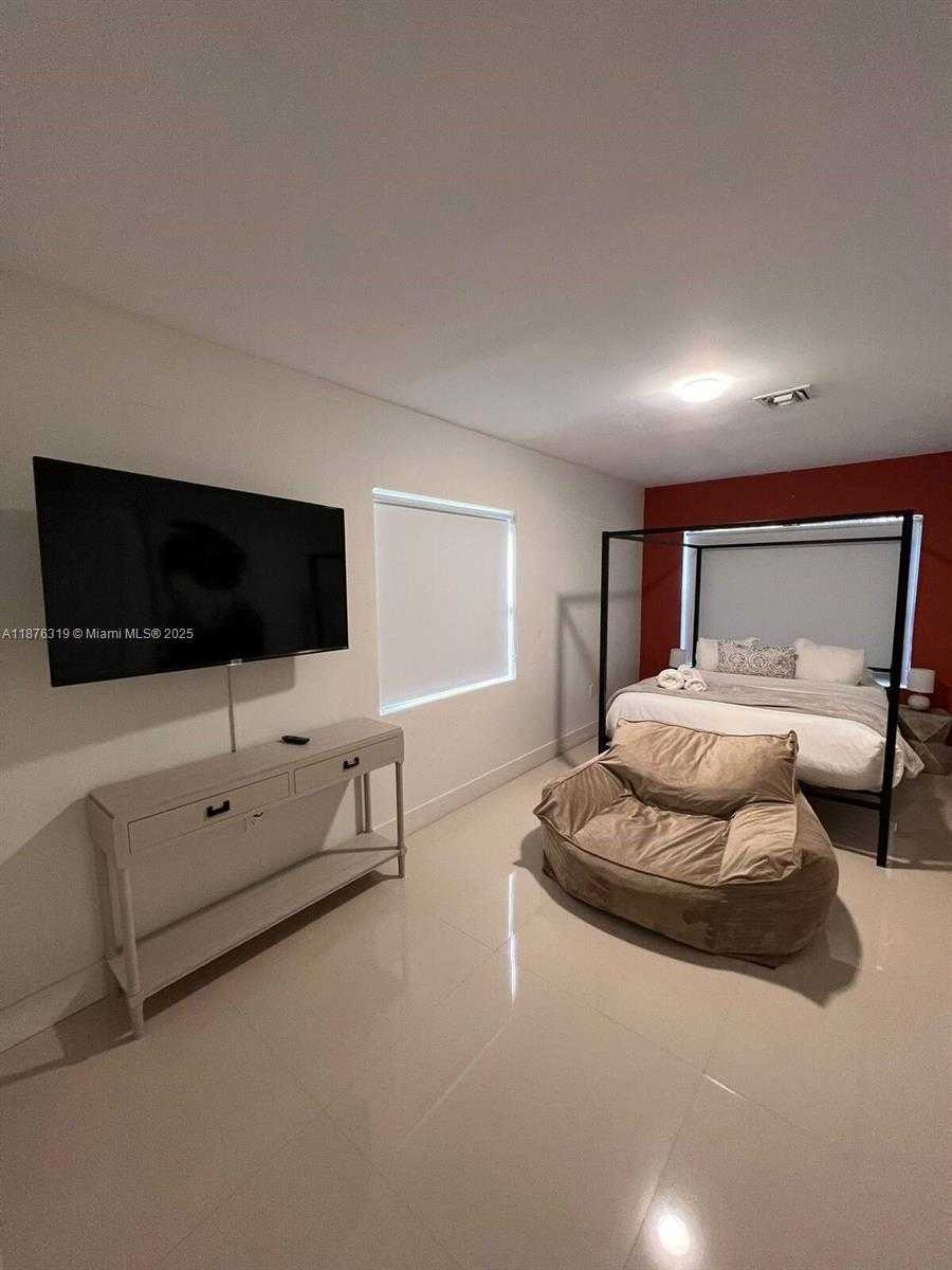 Small Image of 808 SOUTH WEST 29TH ST, Fort Lauderdale Number 33