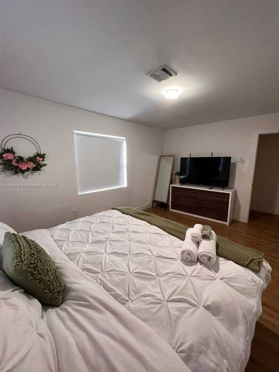 Small Image of 808 SOUTH WEST 29TH ST, Fort Lauderdale Number 36