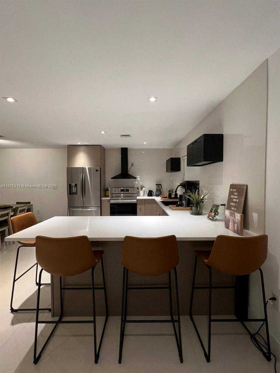 Small Image of 808 SOUTH WEST 29TH ST, Fort Lauderdale Number 4