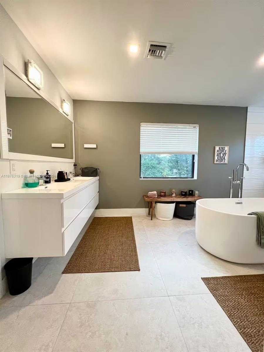 Small Image of 808 SOUTH WEST 29TH ST, Fort Lauderdale Number 47