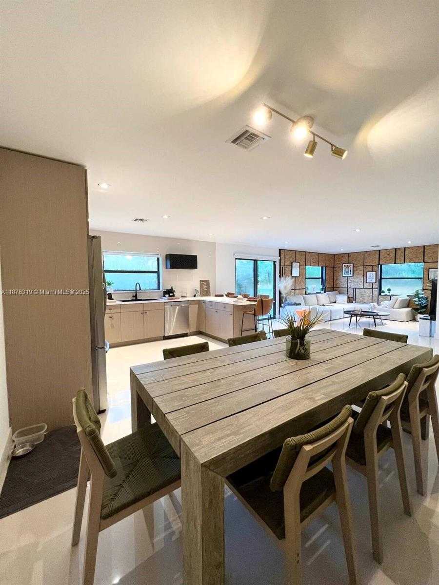 Small Image of 808 SOUTH WEST 29TH ST, Fort Lauderdale Number 5